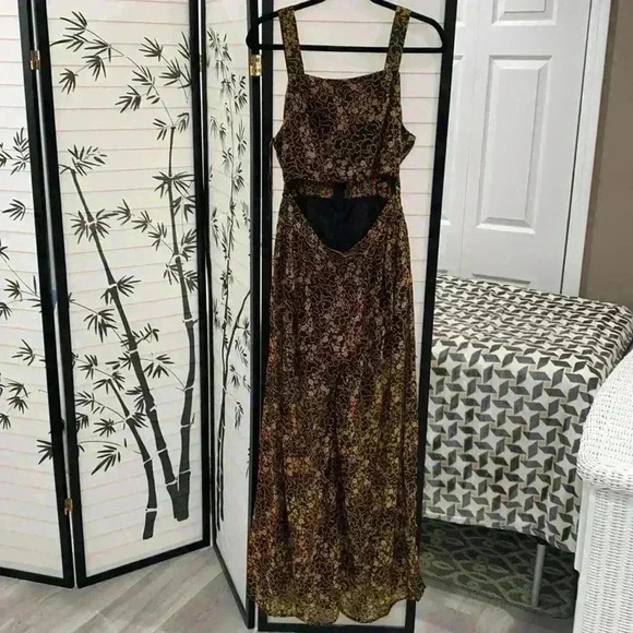 Jumpsuit - Picture 2 of 3